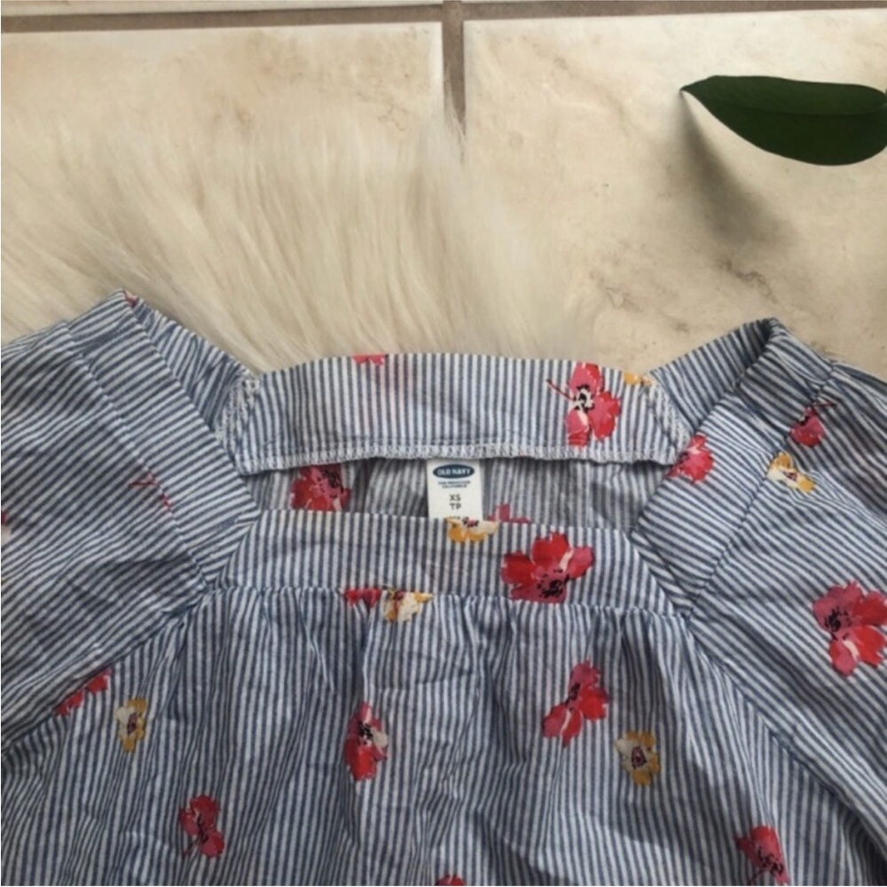 Old Navy Striped Blouse - Picture 4 of 5